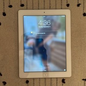 16 GB iPad with charger and case